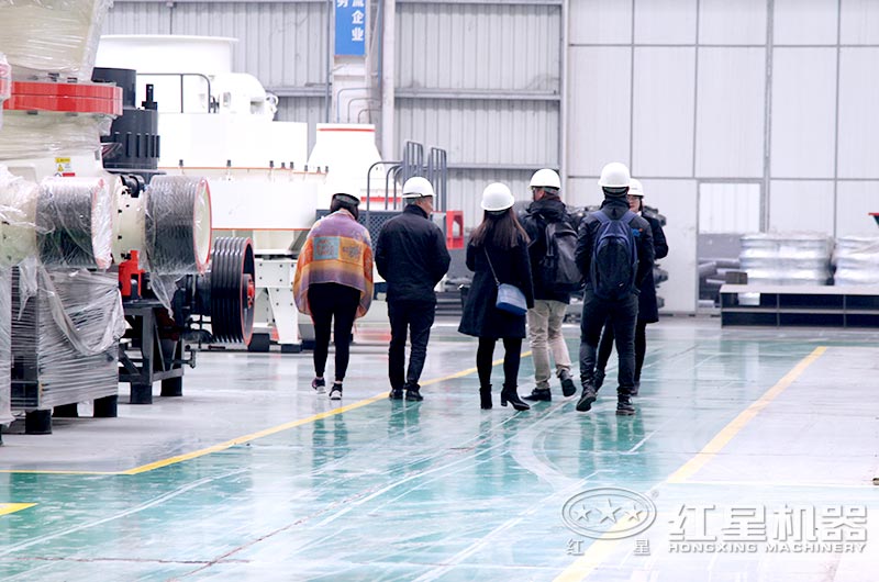 絡(luò)繹不絕的用戶來廠考察選購(gòu) 絡(luò)繹不絕的用戶來廠考察選購(gòu)