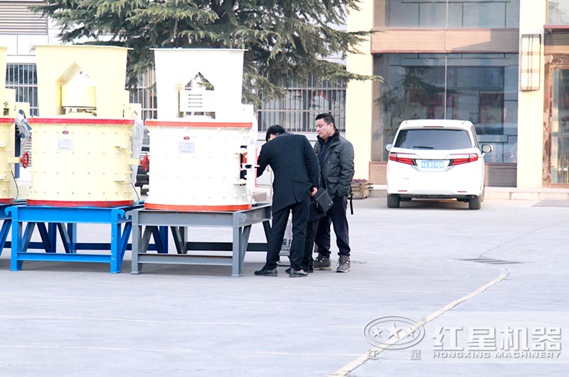 河北保定用戶(hù)來(lái)廠考察選購(gòu)復(fù)合立式破碎機(jī) 河北保定用戶(hù)來(lái)廠考察選購(gòu)復(fù)合立式破碎機(jī)