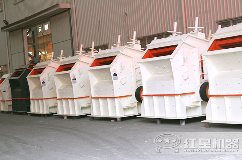 產(chǎn)量在90噸左右的反擊石頭破碎機(jī) 產(chǎn)量在90噸左右的反擊石頭破碎機(jī)