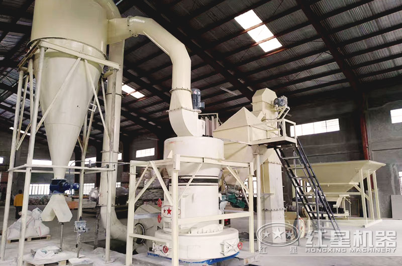 新型自動(dòng)膩?zhàn)臃凵a(chǎn)現(xiàn)場(chǎng) 新型自動(dòng)膩?zhàn)臃凵a(chǎn)現(xiàn)場(chǎng)