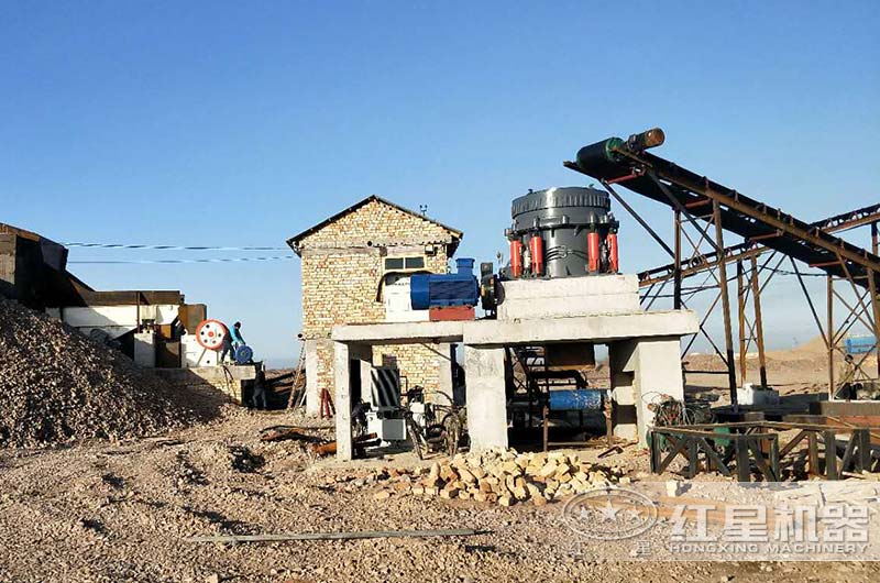 時(shí)產(chǎn)700噸成套鐵礦石破碎生產(chǎn)線生產(chǎn)現(xiàn)場(chǎng) 時(shí)產(chǎn)700噸成套鐵礦石破碎生產(chǎn)線生產(chǎn)現(xiàn)場(chǎng)