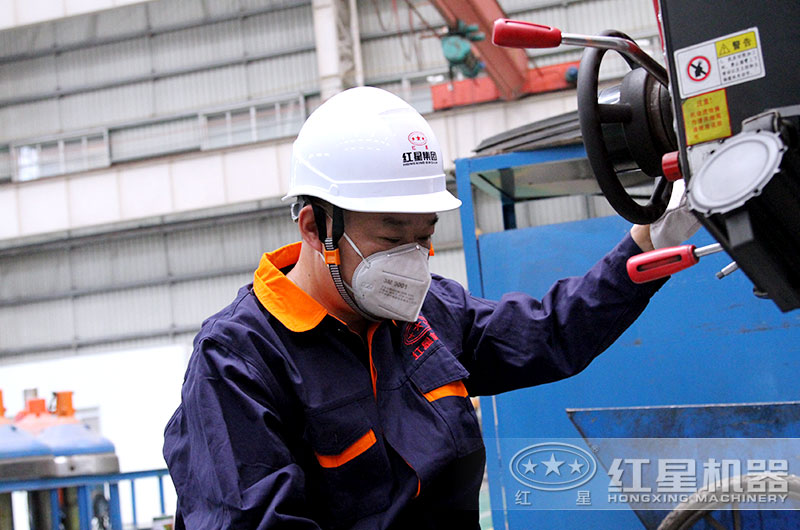 掌握先進(jìn)生產(chǎn)工藝的紅星機(jī)器生產(chǎn)車間 掌握先進(jìn)生產(chǎn)工藝的紅星機(jī)器生產(chǎn)車間