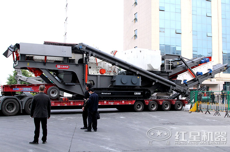 履帶式砂石粉碎機(jī)全力出擊，碎石效果驚人，報價是多少？