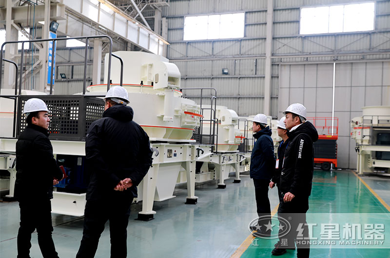 安徽安慶用戶來廠考察選購制沙機(jī)設(shè)備 安徽安慶用戶來廠考察選購制沙機(jī)設(shè)備