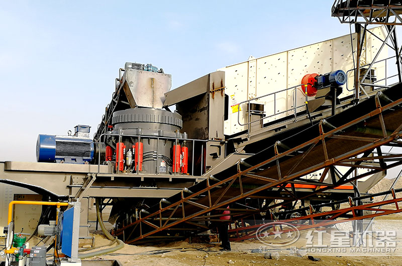 移動(dòng)圓錐破碎機(jī)生產(chǎn)現(xiàn)場(chǎng) 移動(dòng)圓錐破碎機(jī)生產(chǎn)現(xiàn)場(chǎng)