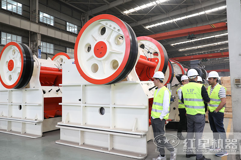 印度客戶來廠考察大型顎式破碎機 印度客戶來廠考察大型顎式破碎機