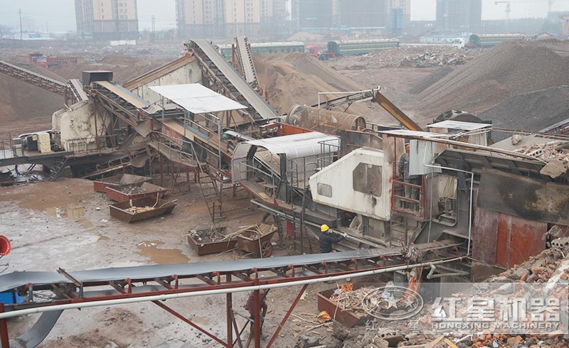 移動式建筑垃圾再生原料機器生產(chǎn)現(xiàn)場 移動式建筑垃圾再生原料機器生產(chǎn)現(xiàn)場