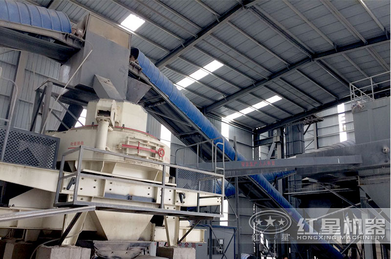 客戶河卵石制砂機工作現(xiàn)場 客戶河卵石制砂機工作現(xiàn)場