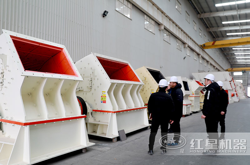 破碎鋼渣用哪種破碎機好？產(chǎn)量是多少？