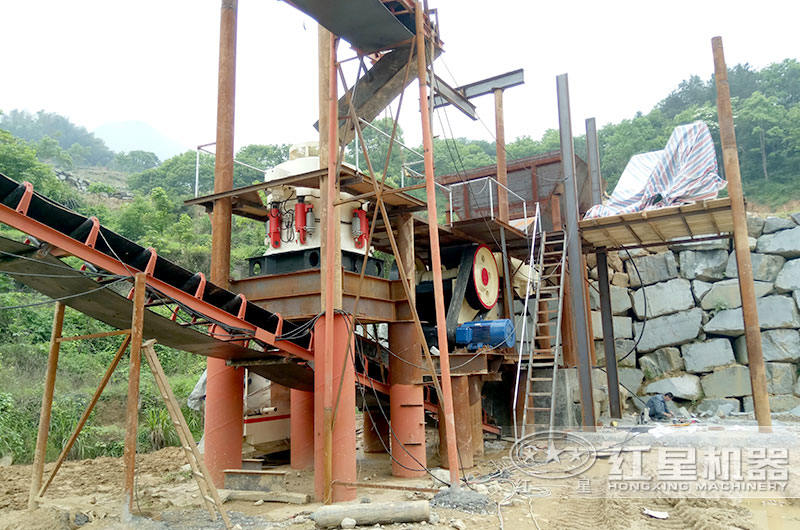 山西客戶(hù)的碎石加工現(xiàn)場(chǎng) 山西客戶(hù)的碎石加工現(xiàn)場(chǎng)