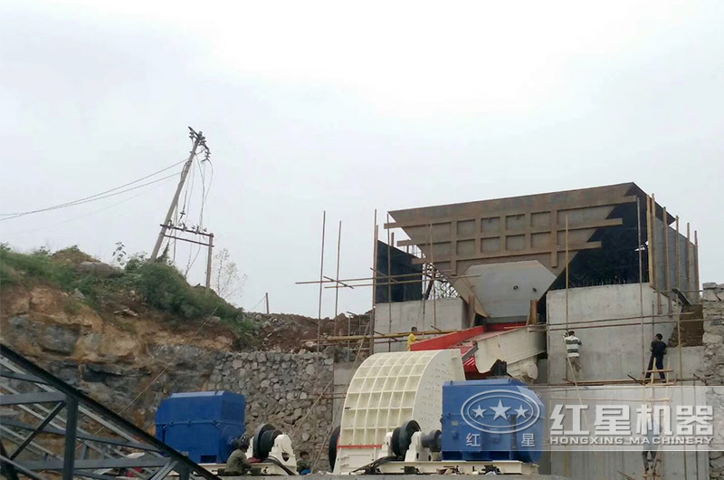 安徽客戶重錘破碎機(jī)生產(chǎn)現(xiàn)場 安徽客戶重錘破碎機(jī)生產(chǎn)現(xiàn)場