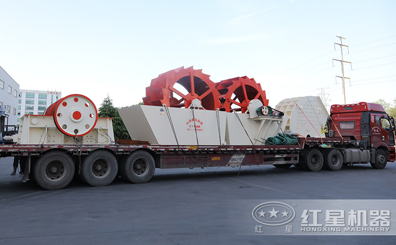 客戶輪式洗砂機(jī)裝車發(fā)貨現(xiàn)場(chǎng) 客戶輪式洗砂機(jī)裝車發(fā)貨現(xiàn)場(chǎng)