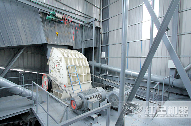 錘式破碎機能破碎生石灰嗎？有時產(chǎn)50噸的嗎？