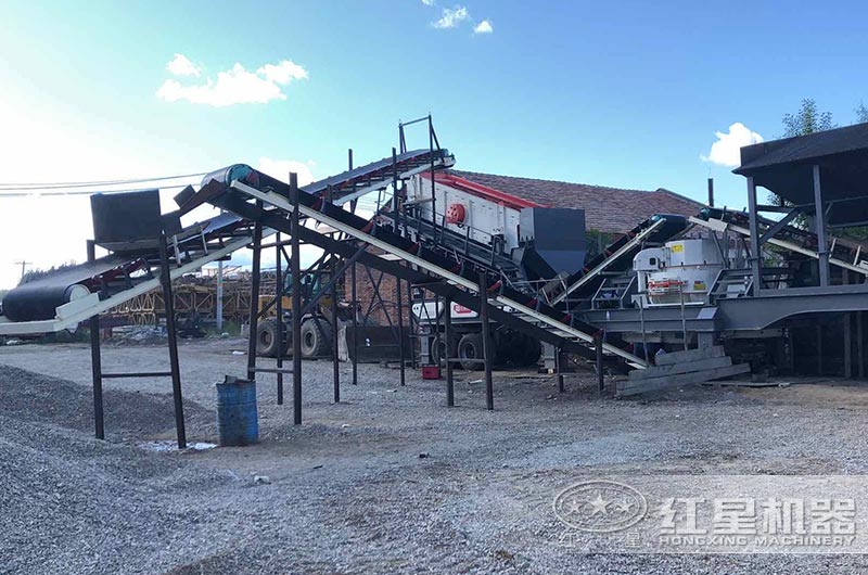 移動(dòng)制砂室外加工現(xiàn)場(chǎng) 移動(dòng)制砂室外加工現(xiàn)場(chǎng)