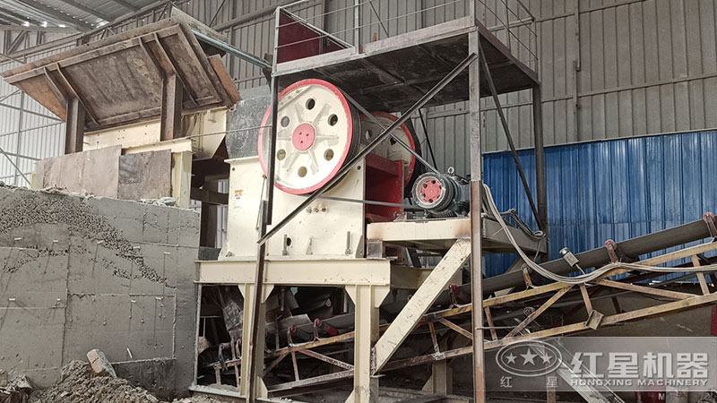 PE鄂破應(yīng)用加工現(xiàn)場 PE鄂破應(yīng)用加工現(xiàn)場