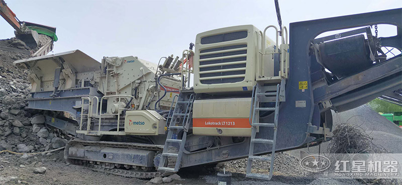 移動反擊破碎應(yīng)用現(xiàn)場 移動反擊破碎應(yīng)用現(xiàn)場