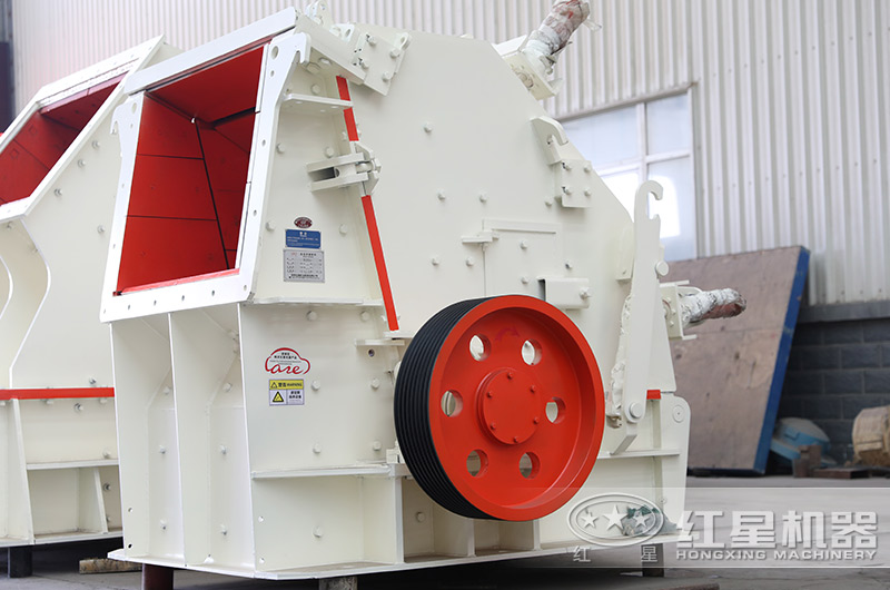 碎石反擊式破碎機(jī) 碎石反擊式破碎機(jī)