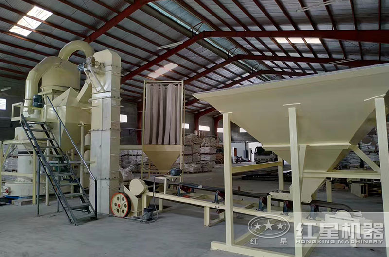 螢石磨粉加工現(xiàn)場全景圖 螢石磨粉加工現(xiàn)場全景圖