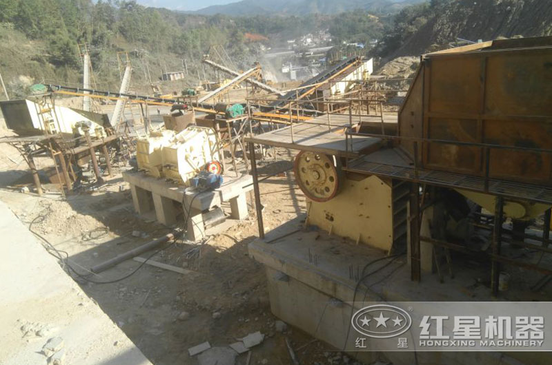 鄂破機+反擊破作業(yè)現(xiàn)場 鄂破機+反擊破作業(yè)現(xiàn)場