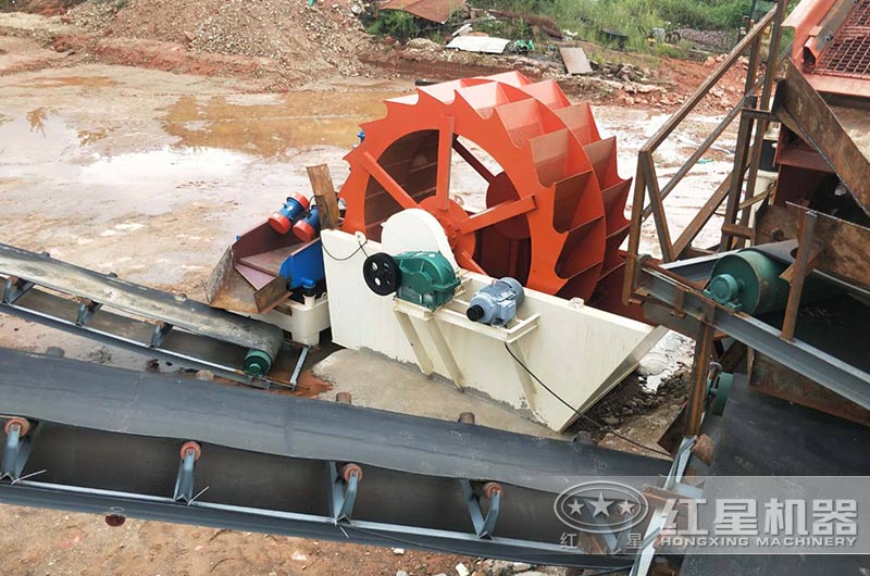 沙包土洗出來的沙好還是河沙好？洗出好沙子的機器有哪些？