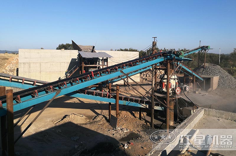 1立方玄武巖出多少噸碎石？哪種玄武巖碎石機粒型好產(chǎn)量高？