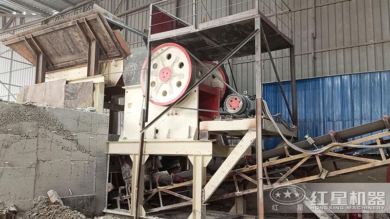 破碎機250x400自重多少噸？有全自動的嗎