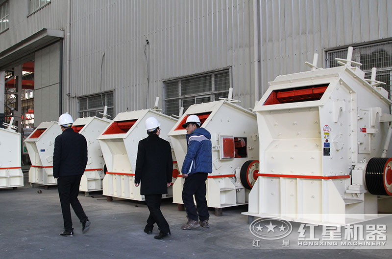 用戶參觀反擊破車間中 用戶參觀反擊破車間中